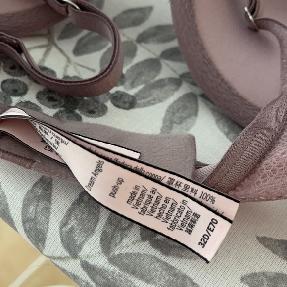 Victoria's Secret Push Up Bra Violet 32 D cup Lace - Picture 5 of 5